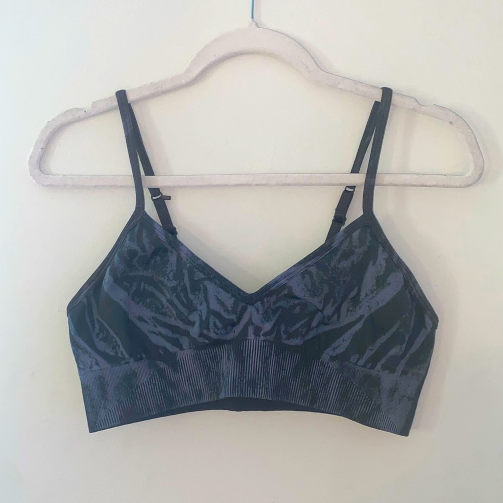 Lululemon sports bra size 12